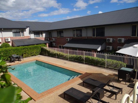 Ambassador On Ruthven - ACT Tourism 26