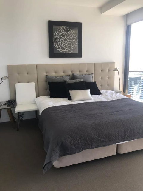 Luxury 3 Bedroom In Heart Of Broadbeach - ACT Tourism 19