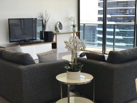 Luxury 3 Bedroom In Heart Of Broadbeach - ACT Tourism 18