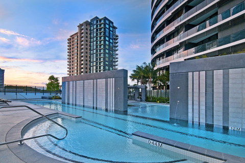 Luxury 3 Bedroom In Heart Of Broadbeach - ACT Tourism 5