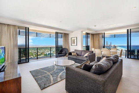 Luxury 3 Bedroom In Heart Of Broadbeach - ACT Tourism 0