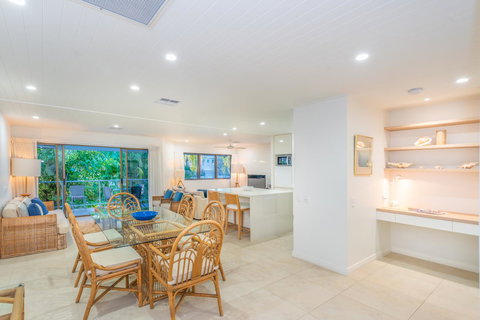 Noosa Boutique Apartments & Elkhorn Villas - ACT Tourism 1