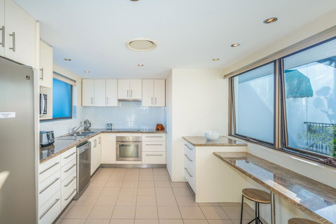 Noosa Boutique Apartments & Elkhorn Villas - ACT Tourism 21