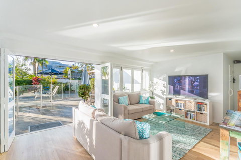 Noosa Boutique Apartments & Elkhorn Villas - ACT Tourism 3