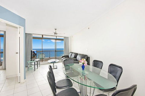 Surfers International Apartments - ACT Tourism 16