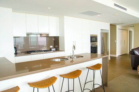Kirra Surf Apartments - ACT Tourism 31