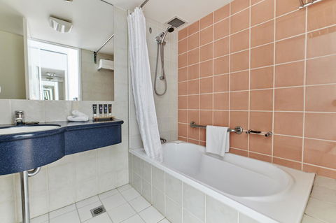 Novotel Cairns Oasis Resort - ACT Tourism 2