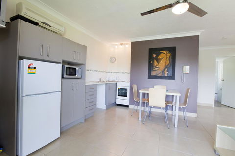 Bay Of Palms - ACT Tourism 37
