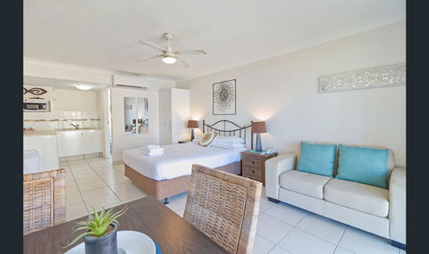 Bay Of Palms - ACT Tourism 8