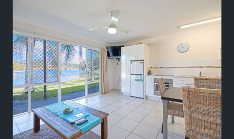 Bay Of Palms - ACT Tourism 4