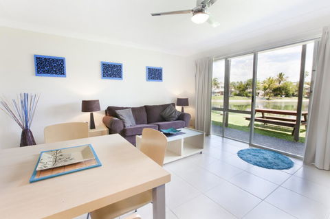 Bay Of Palms - ACT Tourism 43