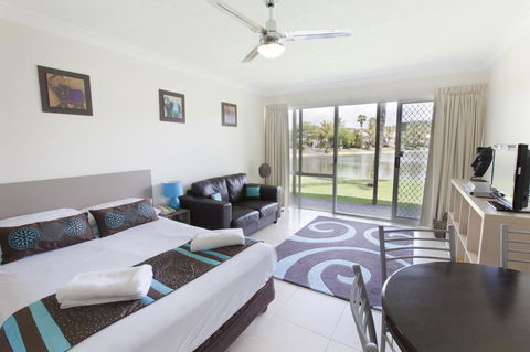 Bay Of Palms - ACT Tourism 39