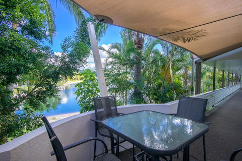 Bay Of Palms - ACT Tourism 19