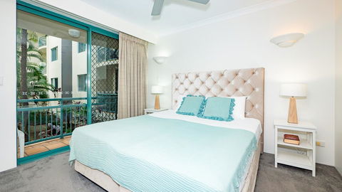 Currumbin Sands On The Beach - ACT Tourism 15