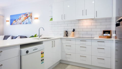 Currumbin Sands On The Beach - ACT Tourism 22