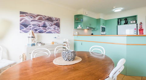 Currumbin Sands On The Beach - ACT Tourism 18