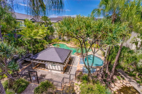 Currumbin Sands On The Beach - ACT Tourism 6