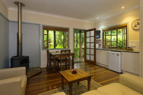 Allumbah Pocket Cottages - ACT Tourism 27