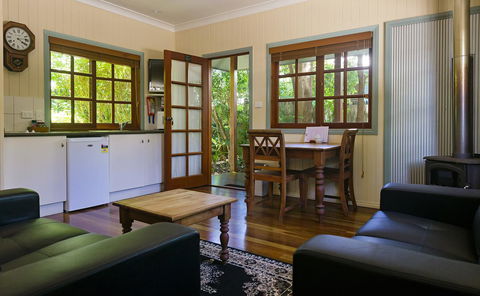 Allumbah Pocket Cottages - ACT Tourism 29