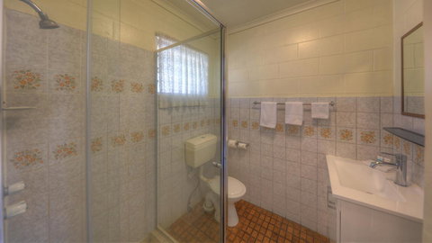 The Park Motel - ACT Tourism 28