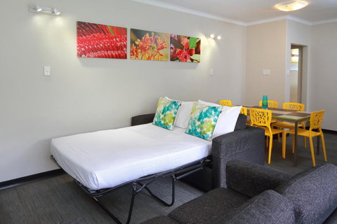 Palm Beach Hotel - ACT Tourism 22