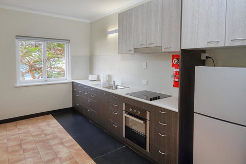 Palm Beach Hotel - ACT Tourism 5