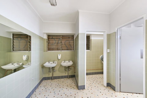 Palm Beach Hotel - ACT Tourism 24