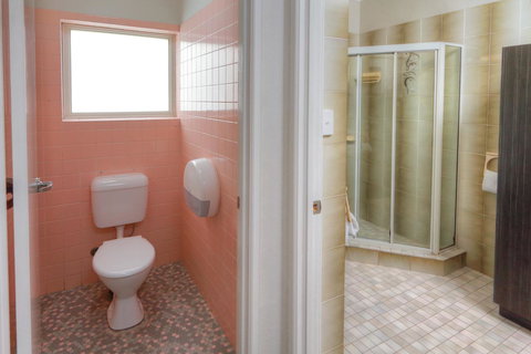 Palm Beach Hotel - ACT Tourism 9