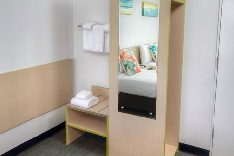 Palm Beach Hotel - ACT Tourism 17