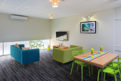 Palm Beach Hotel - ACT Tourism 4