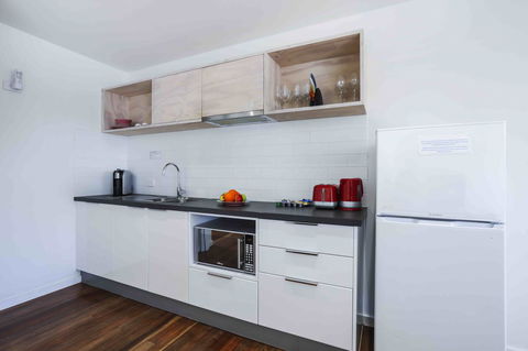 Sandbox Apartments - ACT Tourism 30