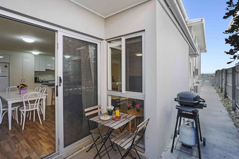 Sandbox Apartments - ACT Tourism 21