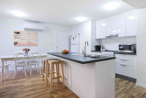 Sandbox Apartments - ACT Tourism 28