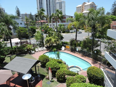 Grangewood Court Apartments - ACT Tourism 0