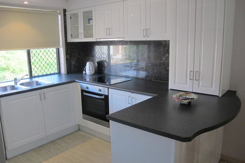 Grangewood Court Apartments - ACT Tourism 24