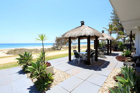 Bilinga Beach Motel - ACT Tourism 15