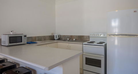 Bilinga Beach Motel - ACT Tourism 44