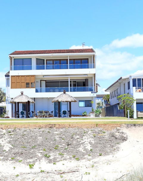 Bilinga Beach Motel - ACT Tourism 13