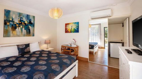 Bilinga Beach Motel - ACT Tourism 12