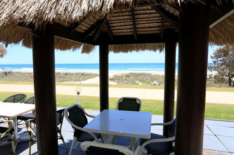 Bilinga Beach Motel - ACT Tourism 17