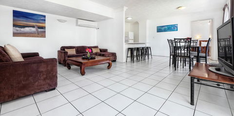 Bilinga Beach Motel - ACT Tourism 42