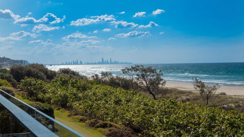 Bilinga Beach Motel - ACT Tourism 21