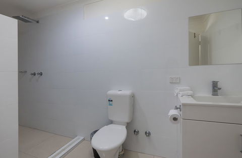 Bilinga Beach Motel - ACT Tourism 40