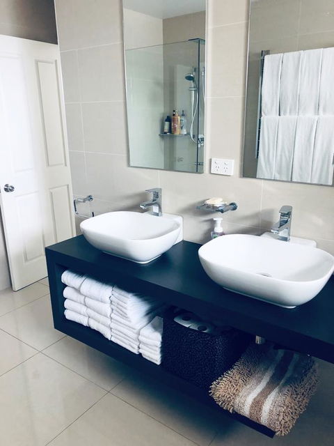 Bilinga Beach Motel - ACT Tourism 8