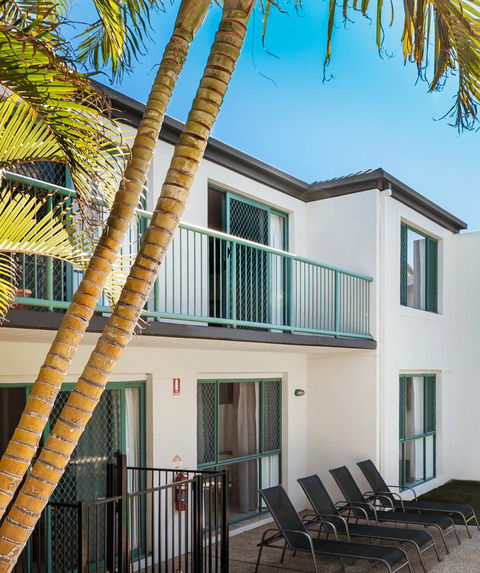 Bilinga Beach Motel - ACT Tourism 43