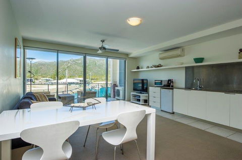 Absolute Waterfront Magnetic Island - ACT Tourism 17