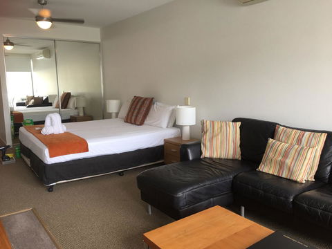 Absolute Waterfront Magnetic Island - ACT Tourism 22