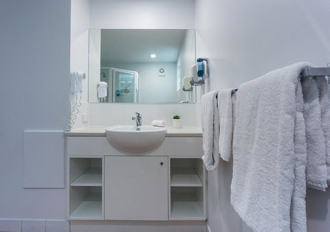 Anchor Motel Noosa - ACT Tourism 10