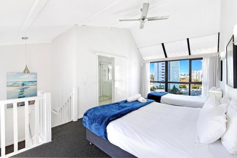 Broadbeach Travel Inn Apartments - ACT Tourism 1