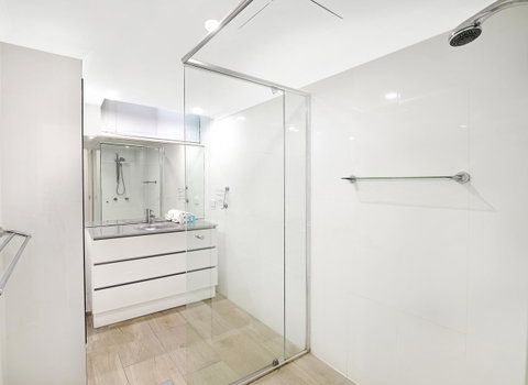 Broadbeach Travel Inn Apartments - ACT Tourism 14